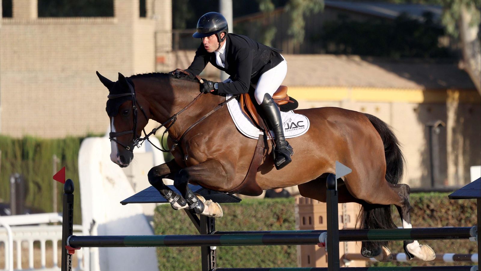El tercer clasificado Julio Arias con Filou du Manoir.