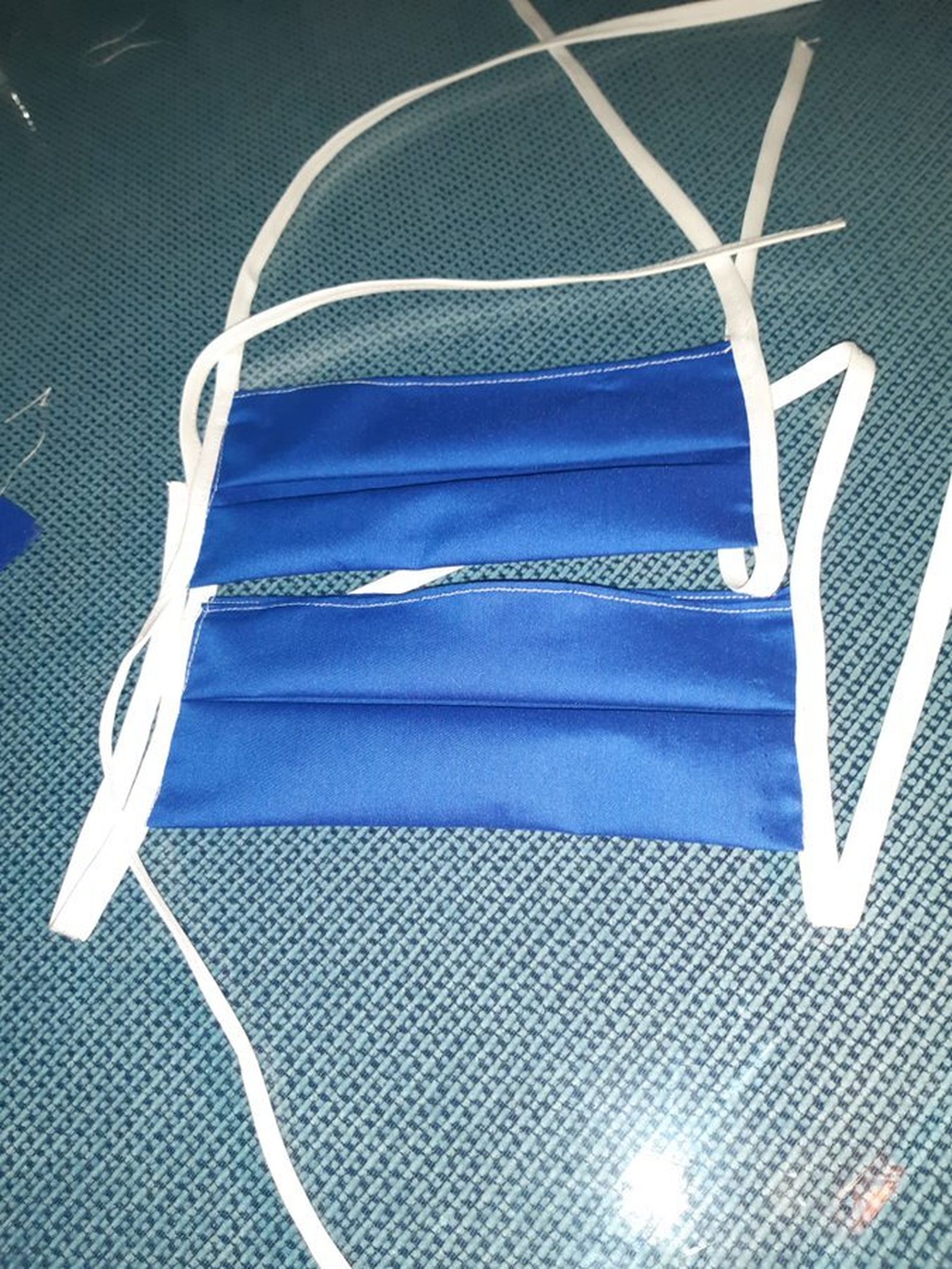 Mascarillas fabricadas a partir de tela de sus antifaces