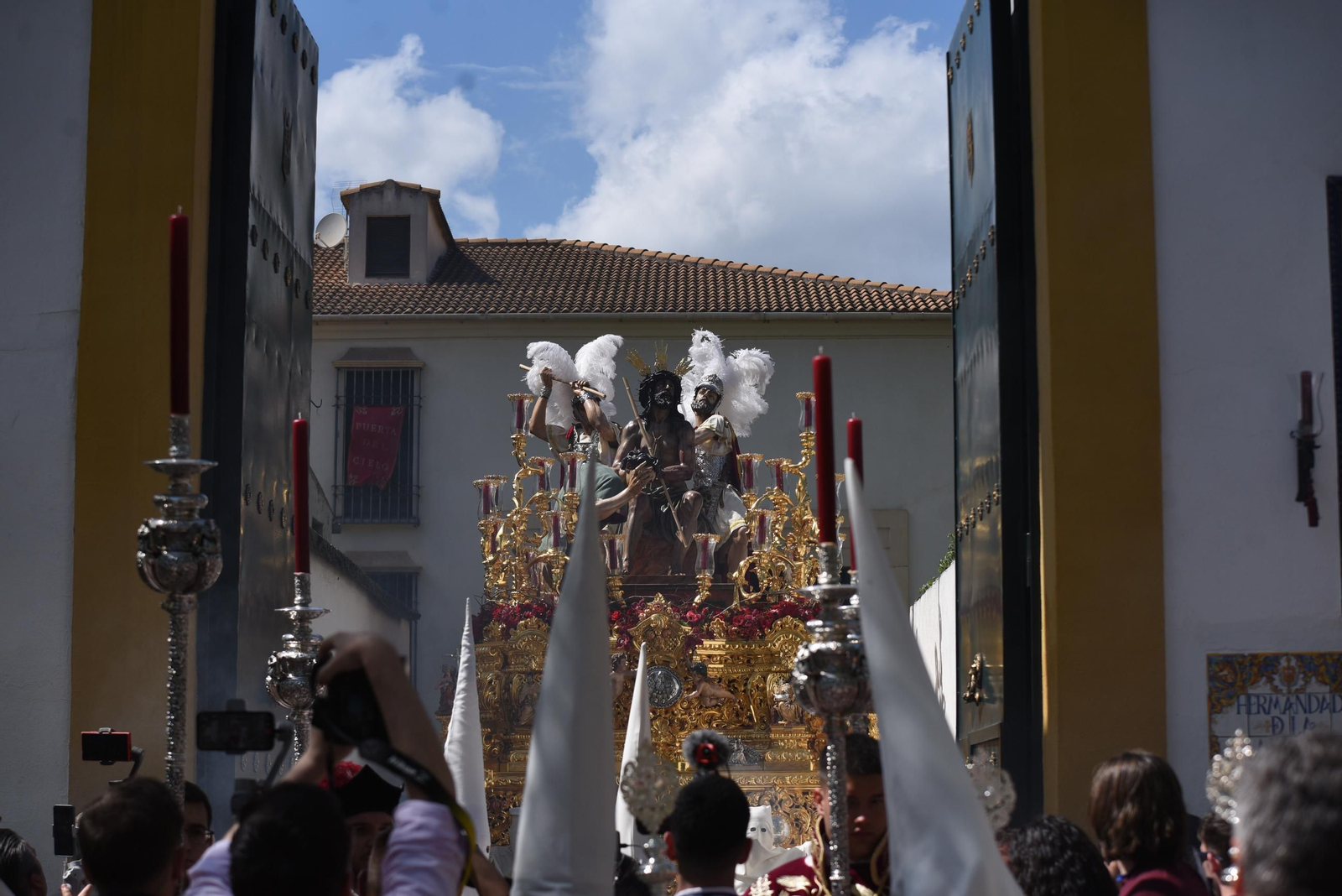 Las imágenes de la procesión de La Merced este Lunes Santo en Córdoba