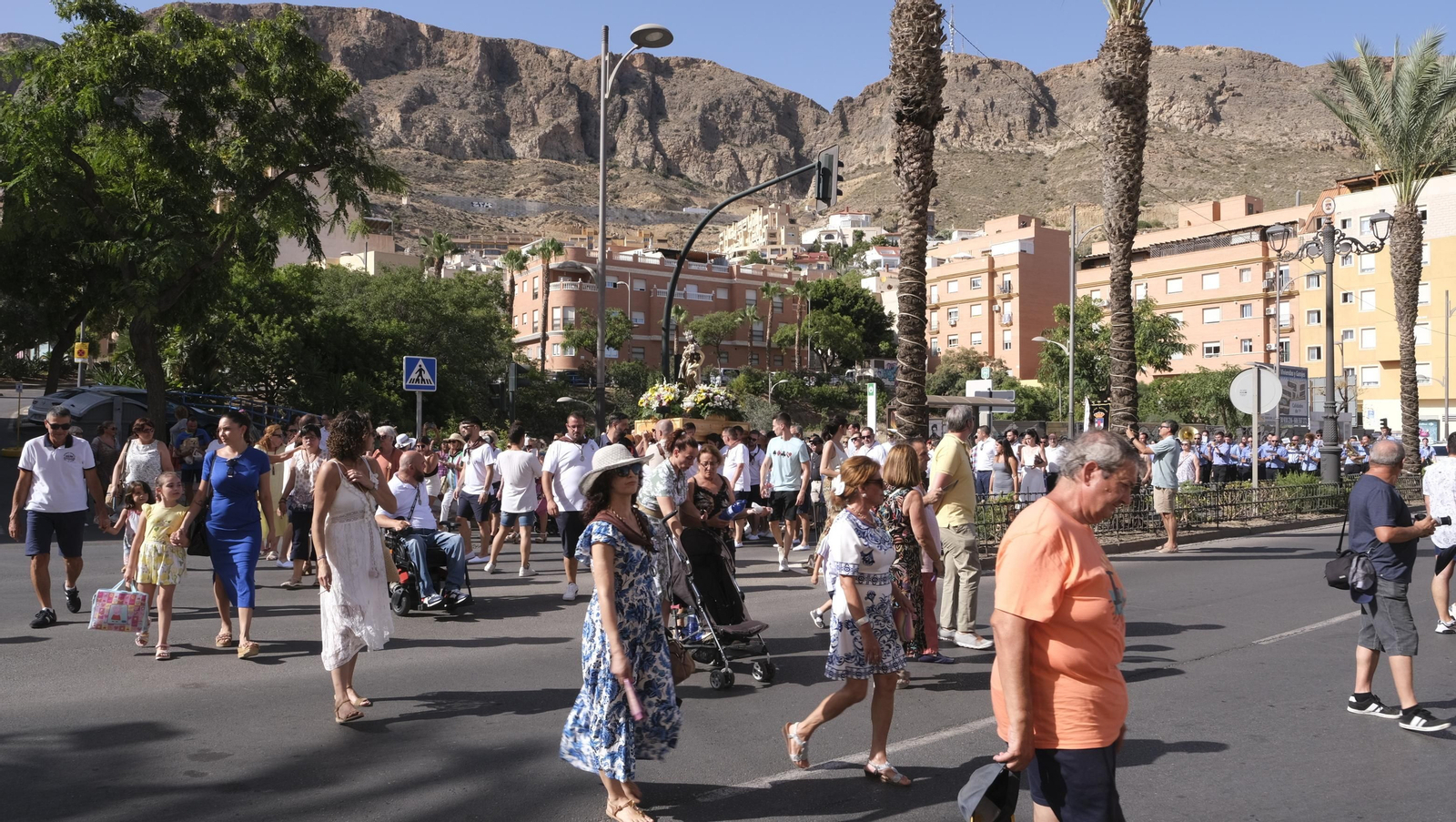 Procesión marinera  de la Virgen del Carmen en Aguadulce