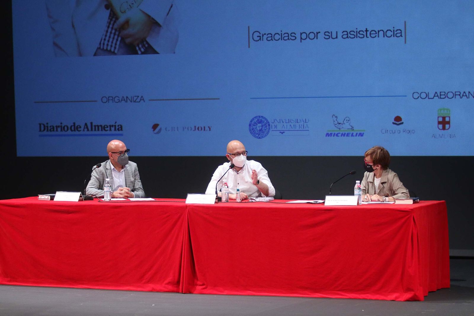 Fotogalería de Diario de los Libros, con Fernando J. Múñez y su obra 'Los diez escalones'