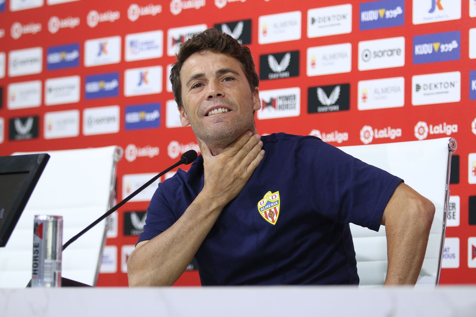 Rubi, en una rueda de prensa antes de un partido.