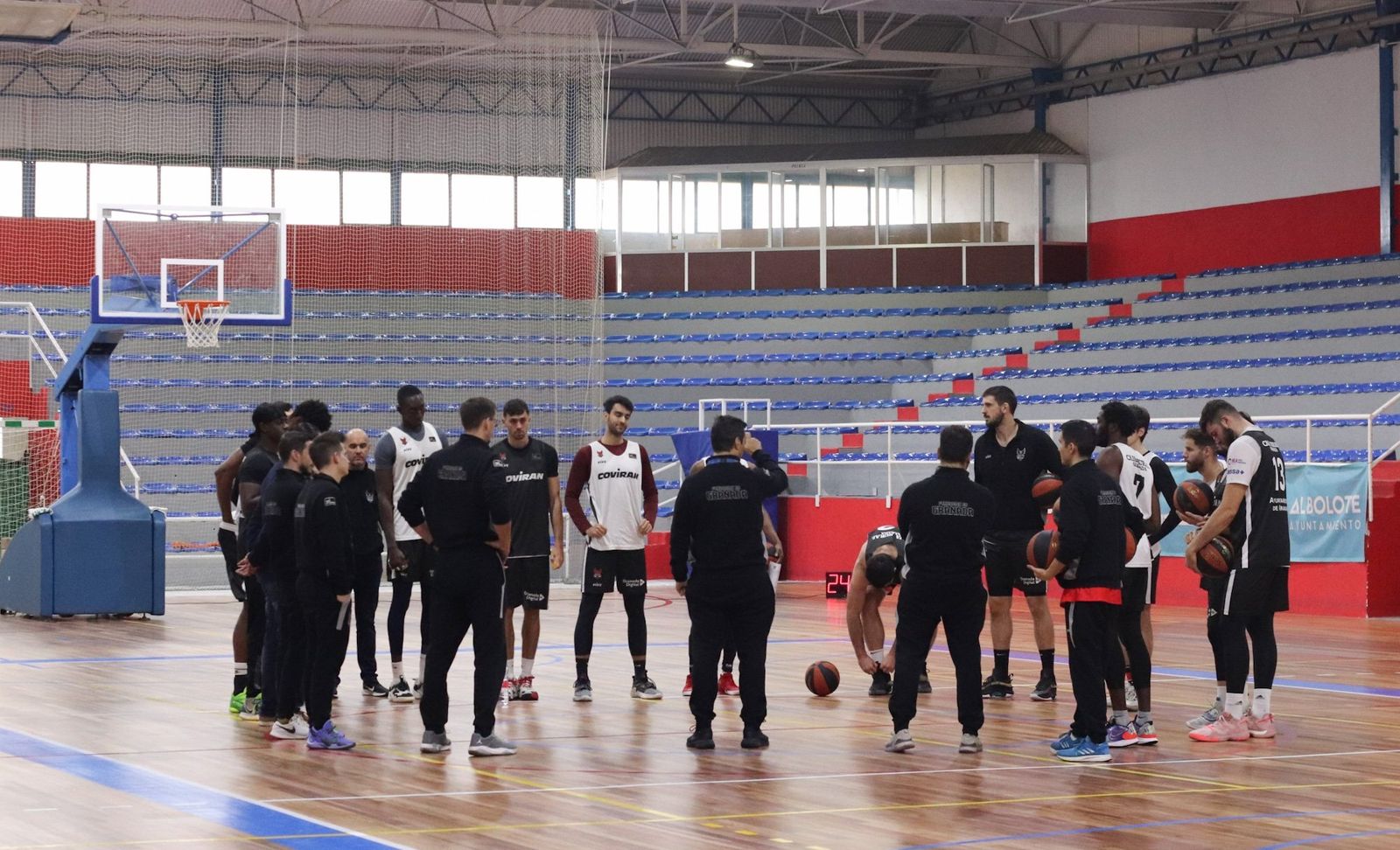 Entrenamiento del Covirán Granada este viernes en Albolote
