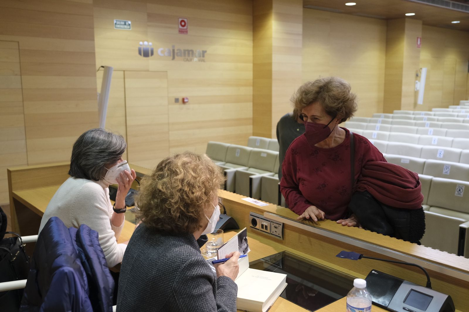 Fotogalería Diario de los Libros, con Julia Navarro. Almería