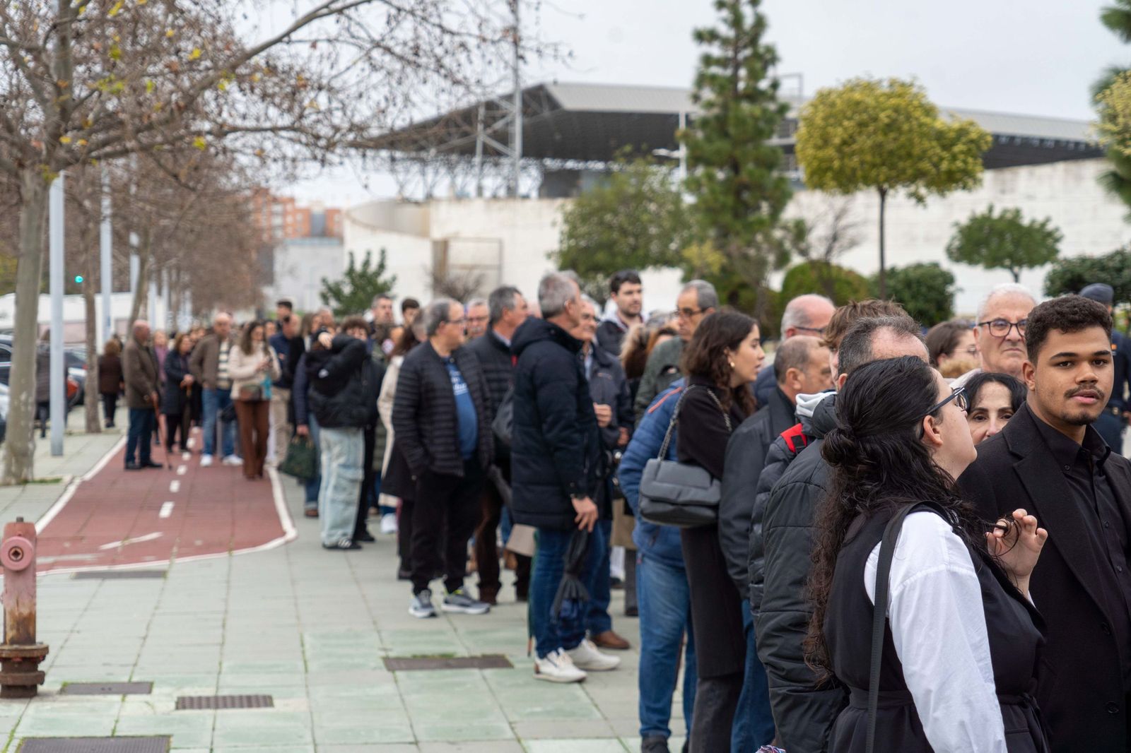 Fotografías del ambiente previo a la Misa funeral por las víctimas del accidente ferroviario