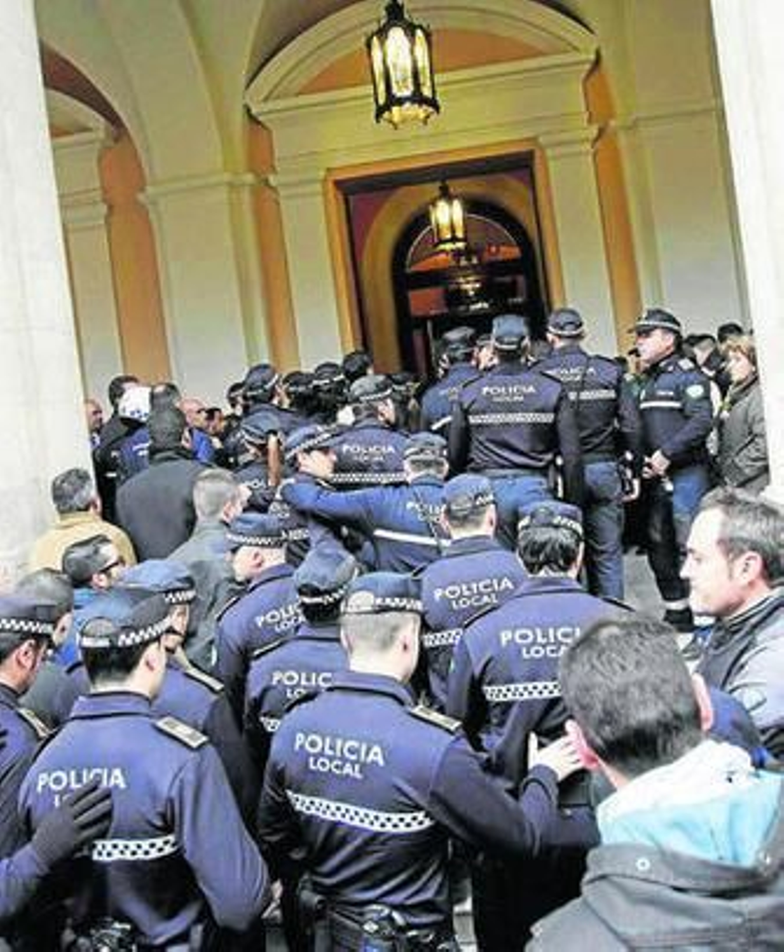 Un cielo gris para dar el adiós a un compañero