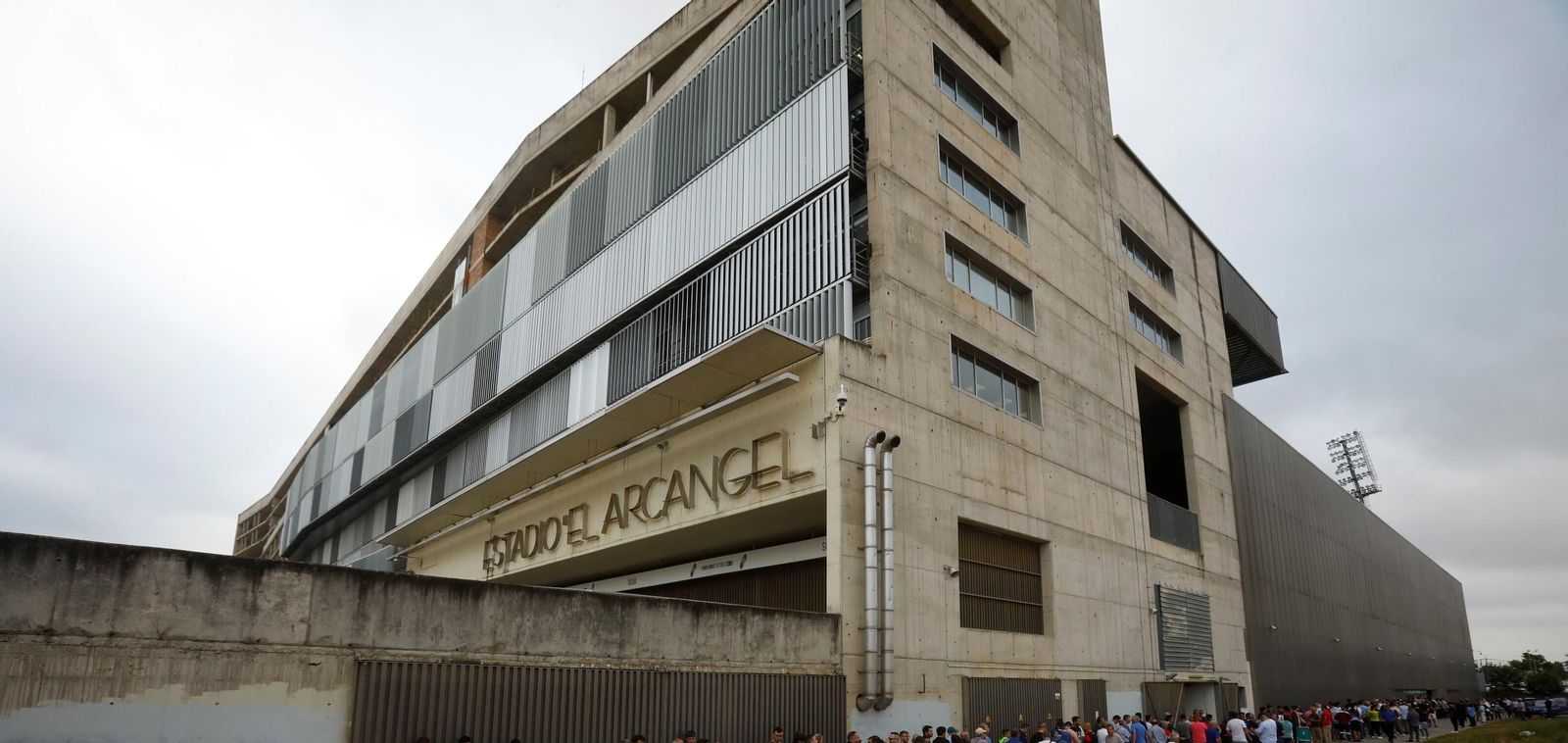 El exterior de la Preferencia de El Arcángel, la principal zona que pretende cerrar el Ayuntamiento