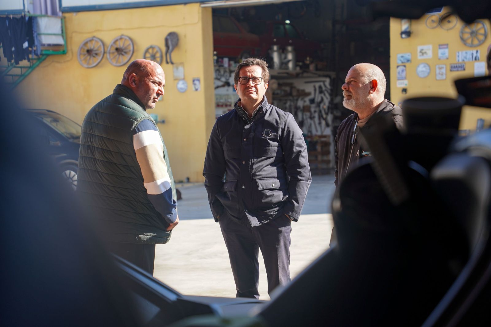 Francisco Góngora con Enrique Godoy y Juan Francisco Fernández.