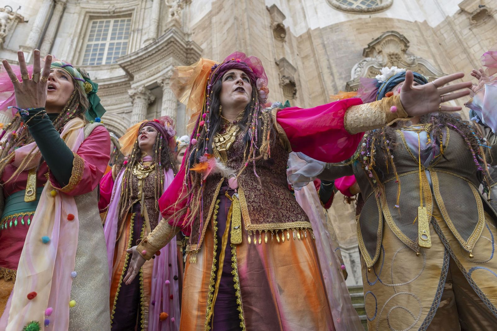 Una de las agrupaciones en el Carnaval Chiquito de Cádiz 2025