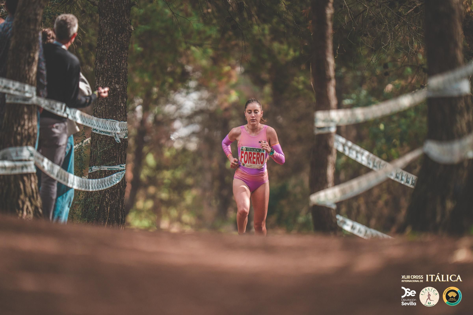 Búscate en las fotos del Cross de Itálica 2025 | 11