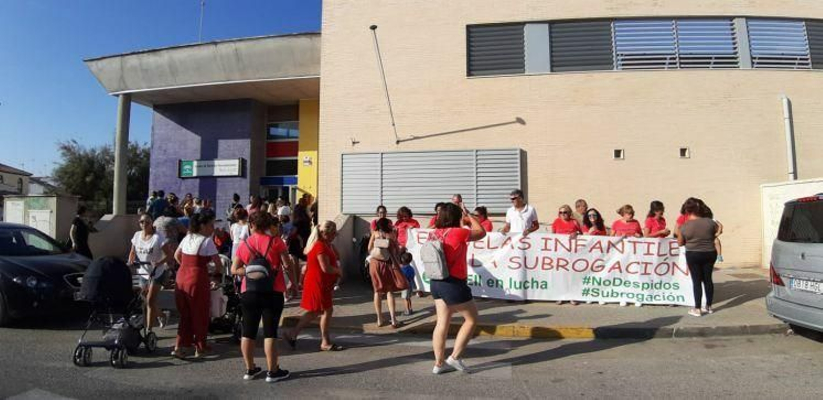 La concentración de esta mañana junto a la Escuela Infantil ‘Rocío Jurado’.