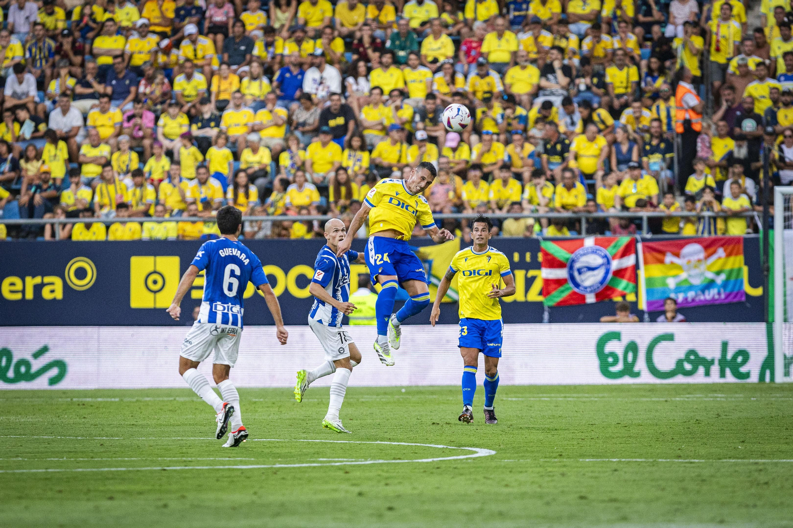Imágenes del partido Cádiz-Alavés