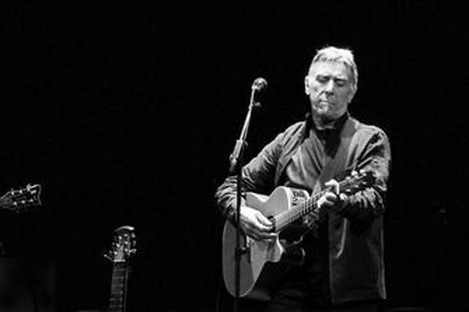 John Cale, durante una actuación este mismo año en el Teatro Cervantes de Málaga.