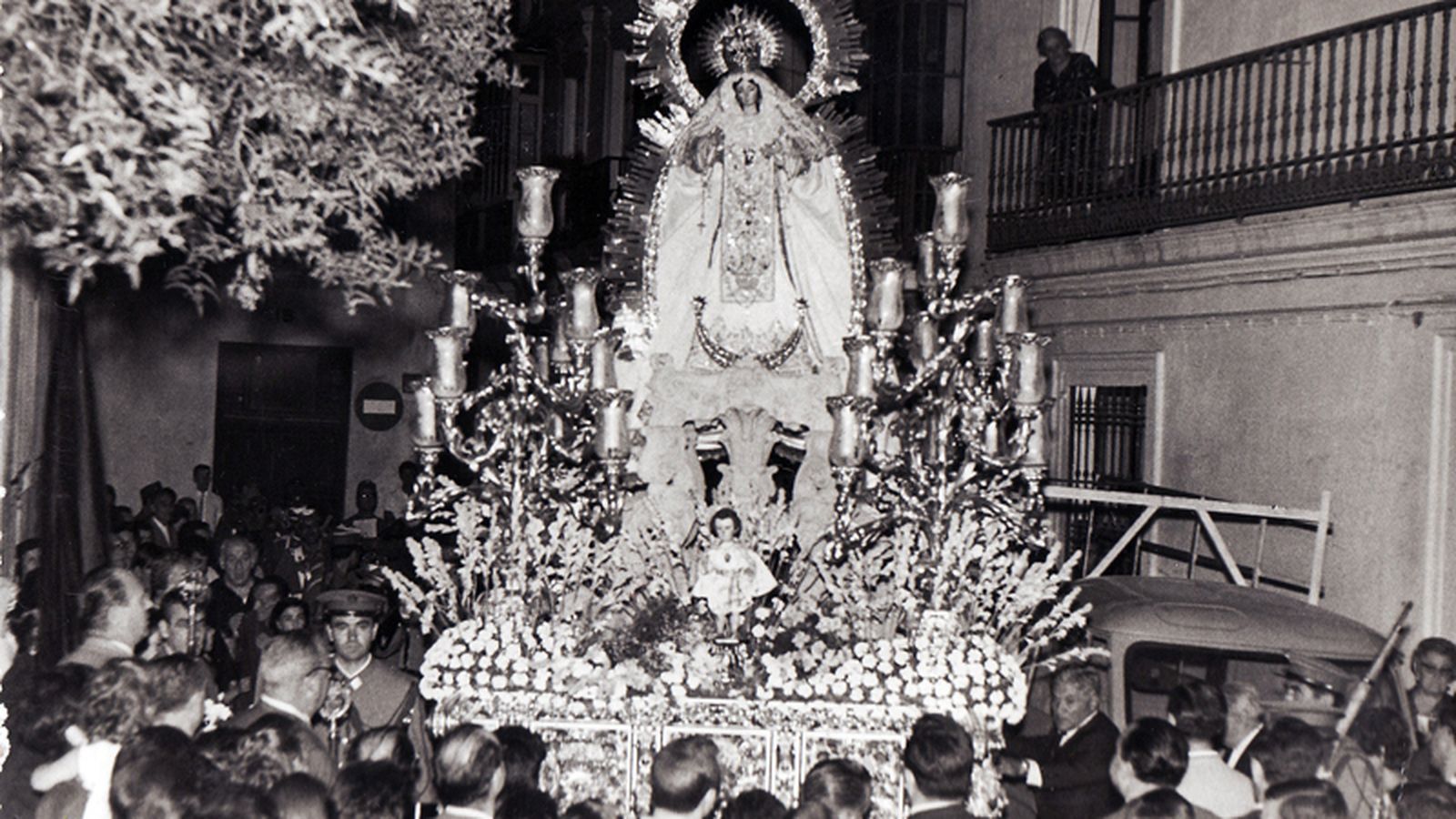 Antigua instantánea de la procesión de la Virgen de las Mercedes