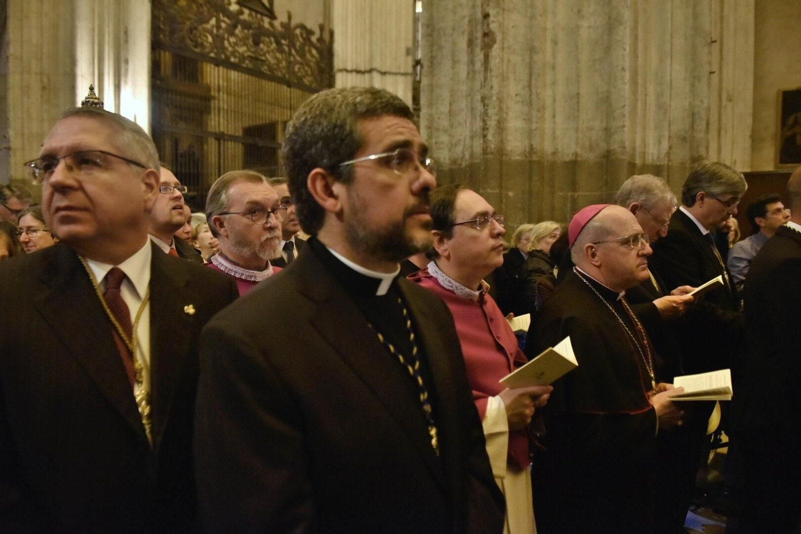 Las imágenes del Vía Crucis de las Cofradías de Sevilla con el Cristo de la Conversión de Montserrat