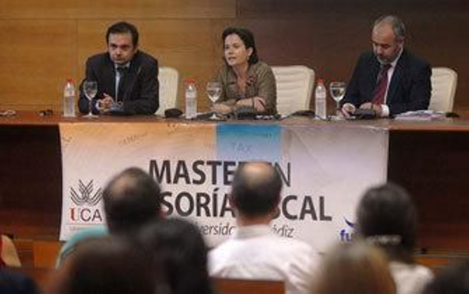 Momento de la conferencia de Martínez Rico, en el campus universitario./Manuel Aranda Momento de la conferencia de Martínez Rico, en el campus universitario./Manuel Aranda