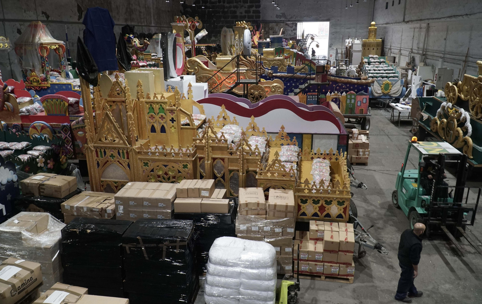 Así se construye la Cabalgata de Reyes Magos de Sevilla 2022