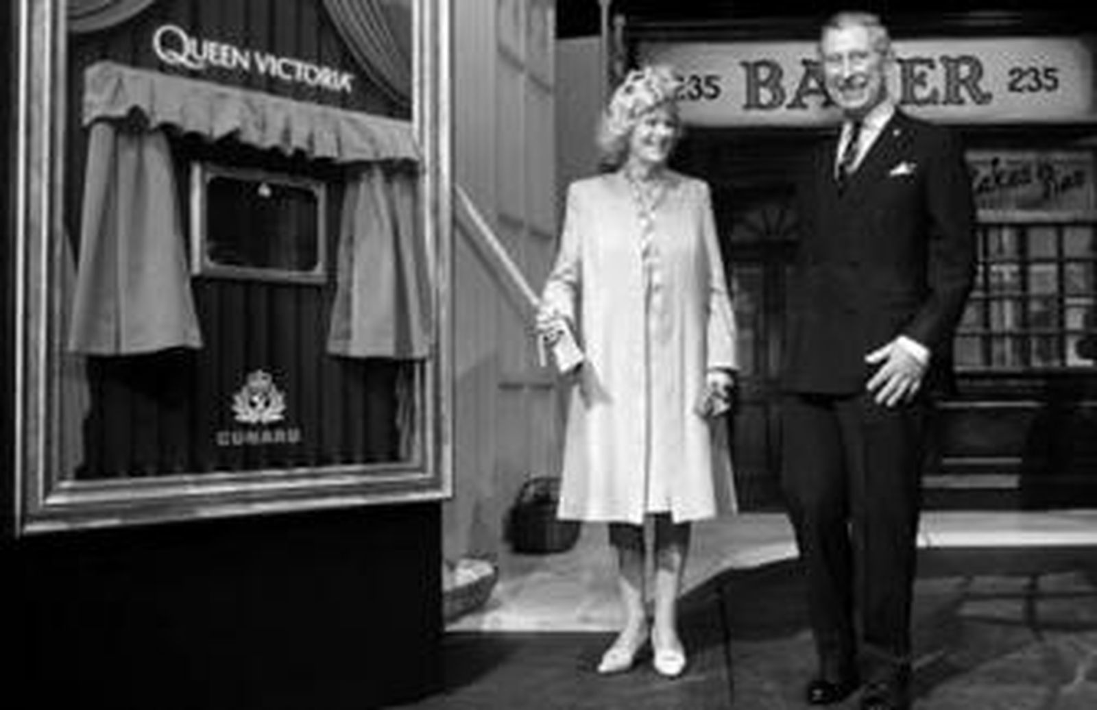 Camilla gafa el bautizo de un trasatlánticoMichelle Bachelet recibe al matrimonio Banderas