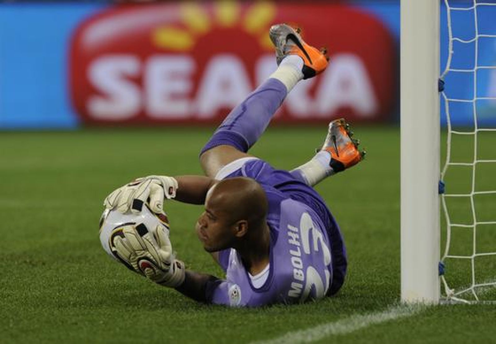 Inglaterra empata con Argelia en su segundo partido en el Grupo C. / AFP