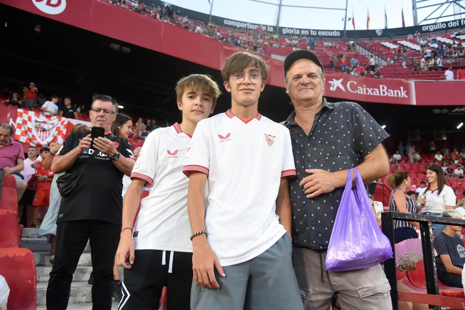 Búscate en las gradas del Pizjuán en el Sevilla Villarreal