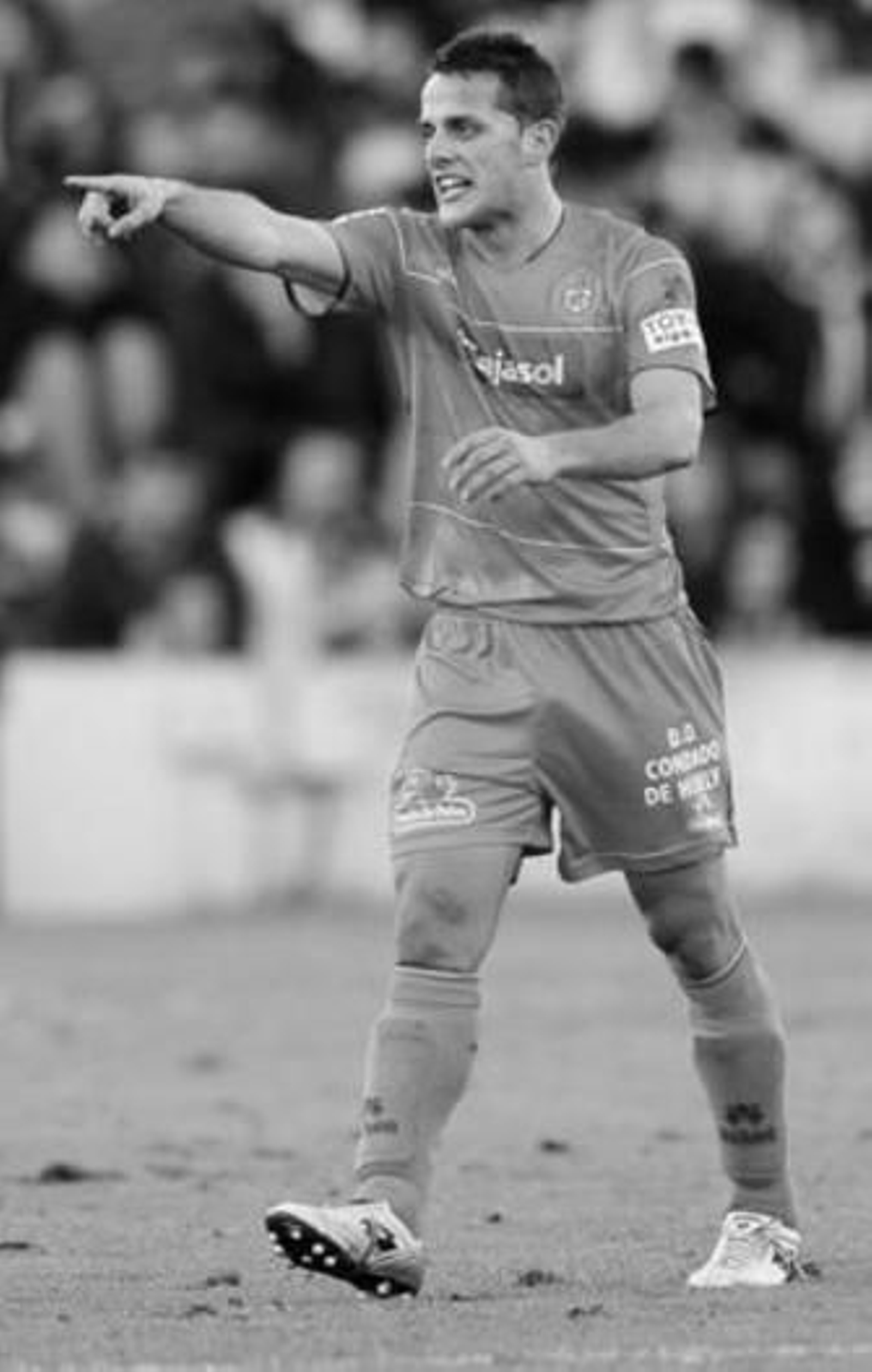 Camuñas completó un sensacional encuentro, marcando el gol del Recre.