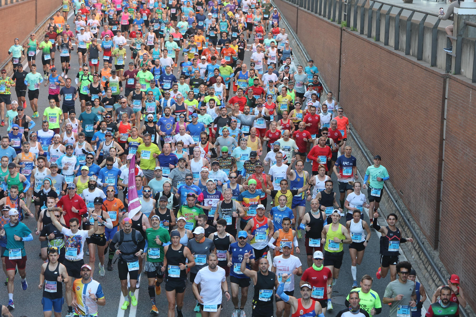 Búscate en la Zurich maratón de Sevilla