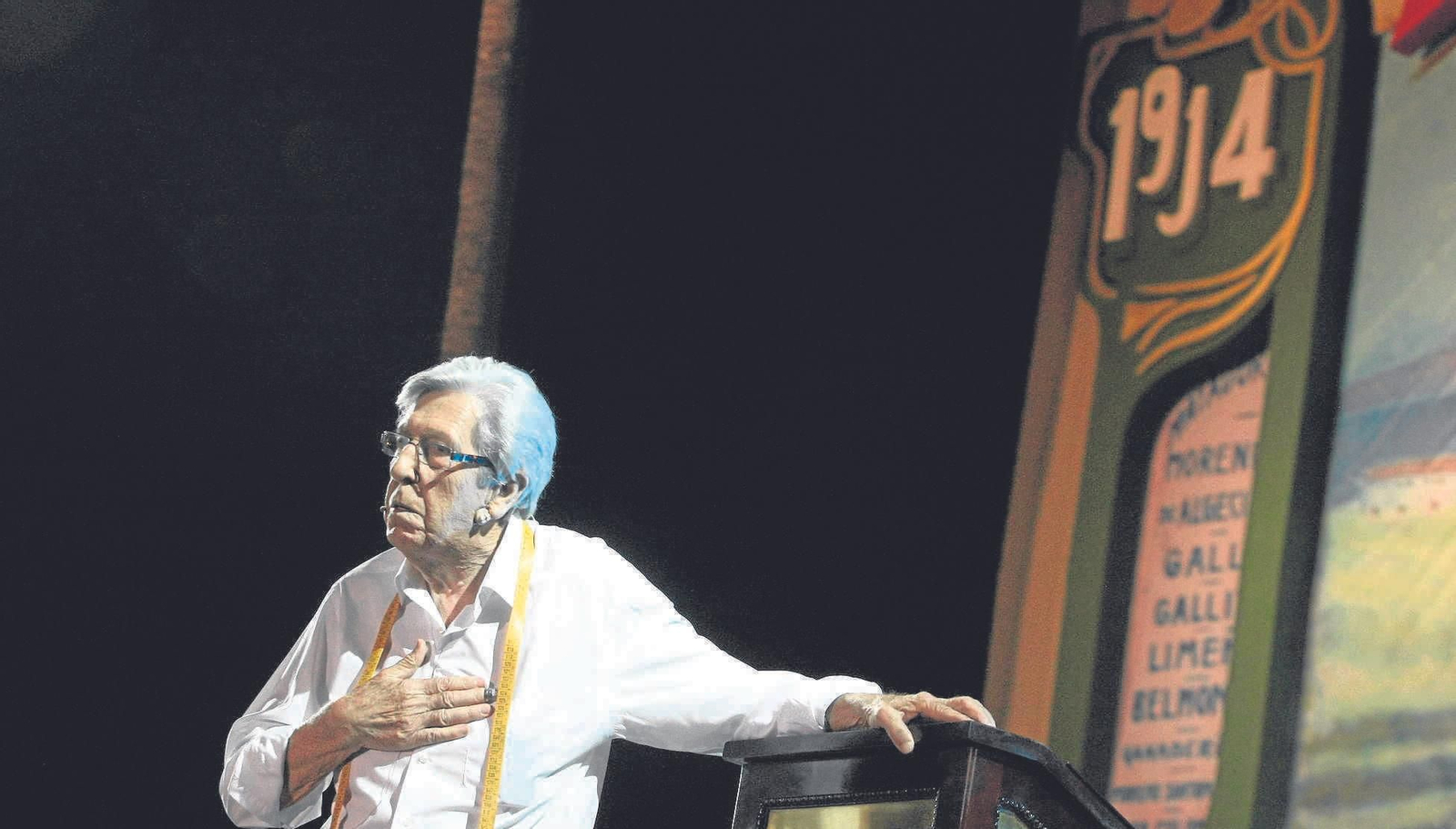 Francisco Rodríguez ‘Paco Cortina’, ayer durante el pregón anunciador de la Feria Real, en el parque María Cristina, ayer.