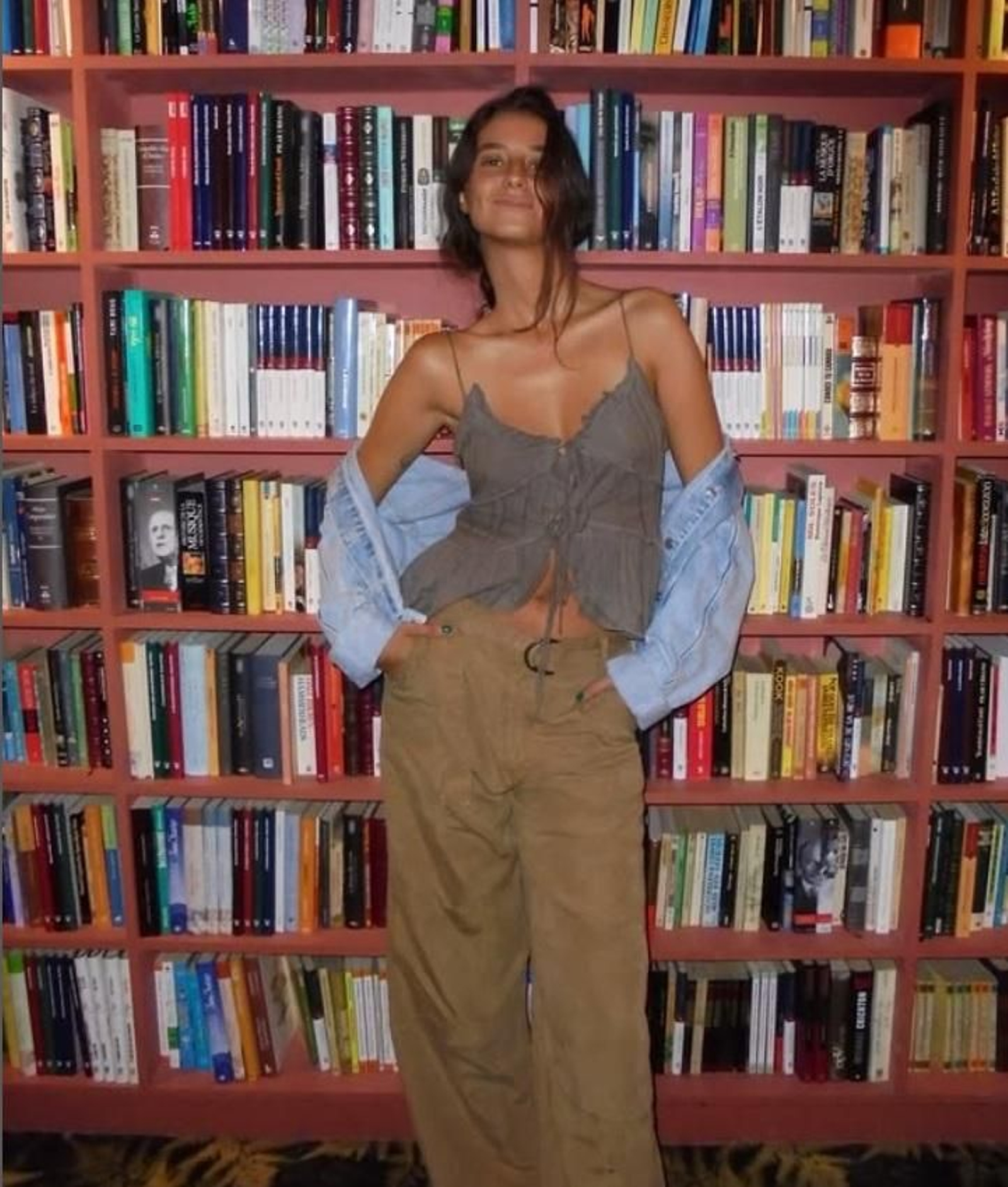 Un look en tonos tierra para ir de festival de verano. Un look en tonos tierra para ir de festival de verano.