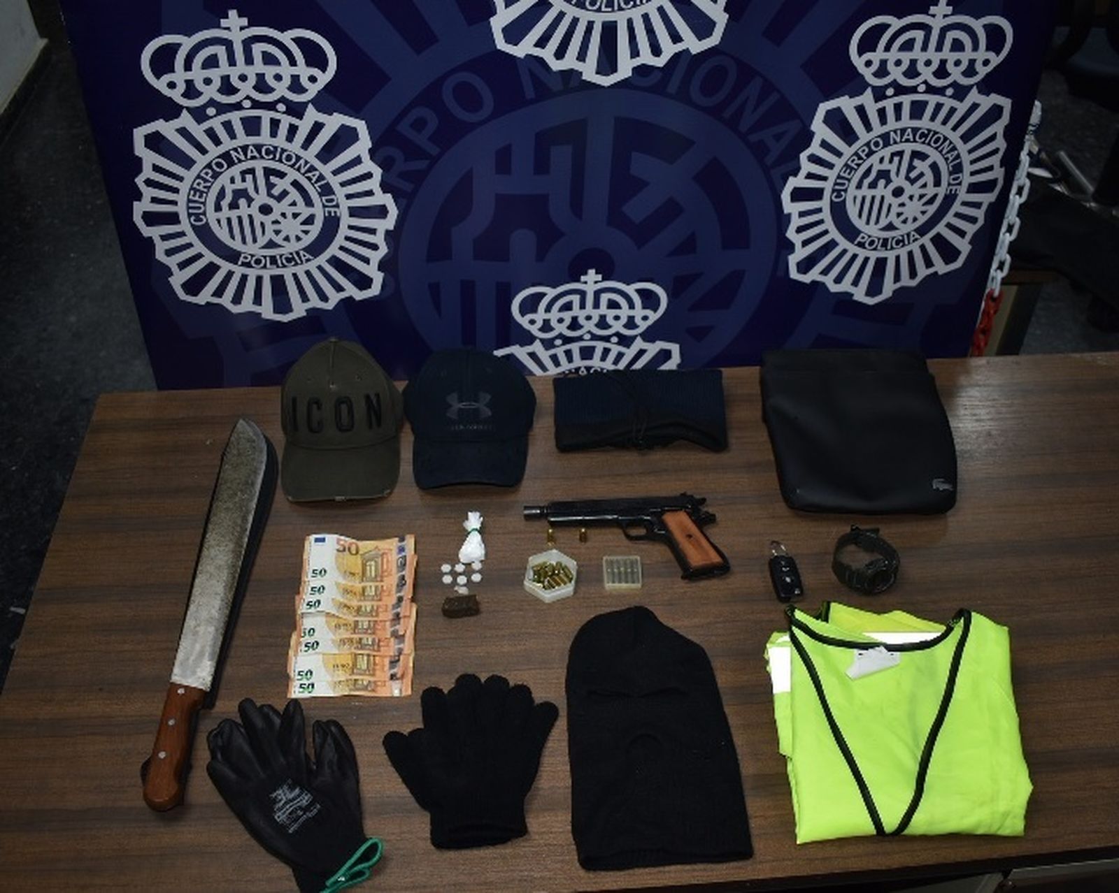 Material incautado por la Policía Nacional.