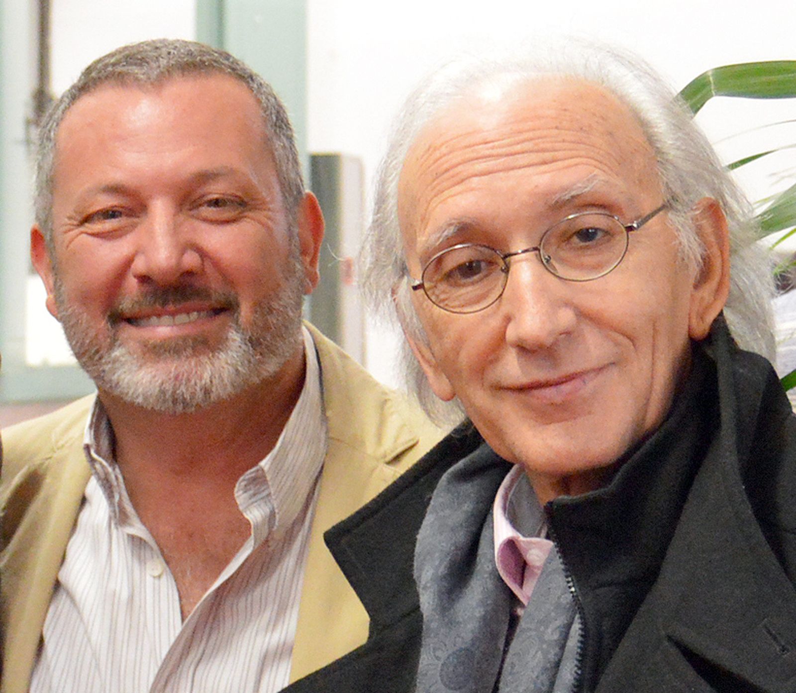 El escritor portuense Juan García Larrondo (izq.), junto al también autor teatral José Luis Alonso de Santos.