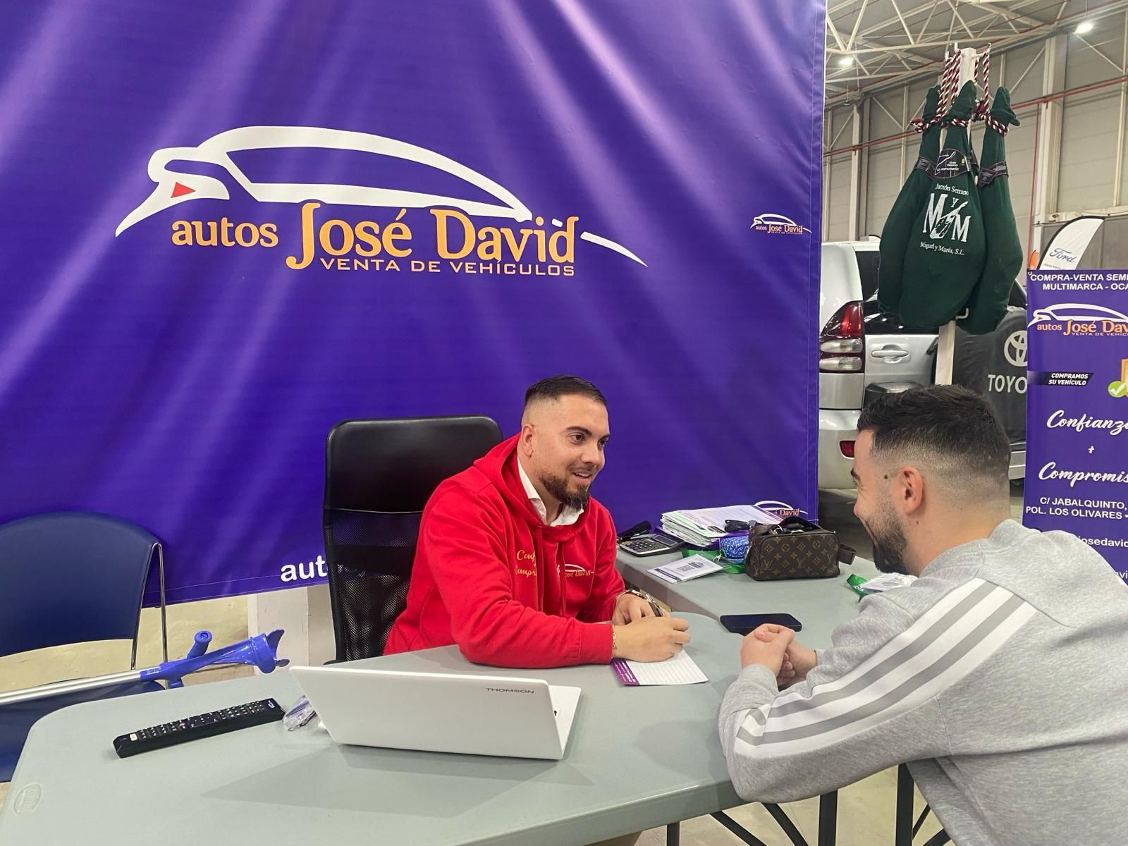 En imágenes: más de 350 coches se exponen en el XVI Salón del Vehículo de Ocasión de Jaén