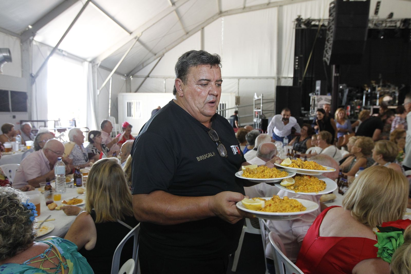 Fotogalería comida homenaje a los mayores. Feria de Almería 2019