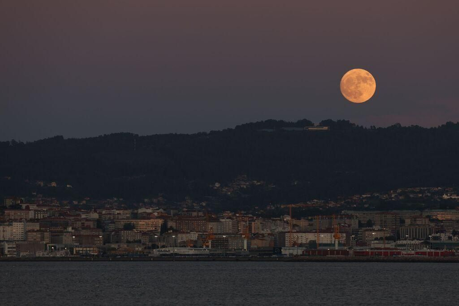 Miradores en Granada para ver la Luna de Ciervo