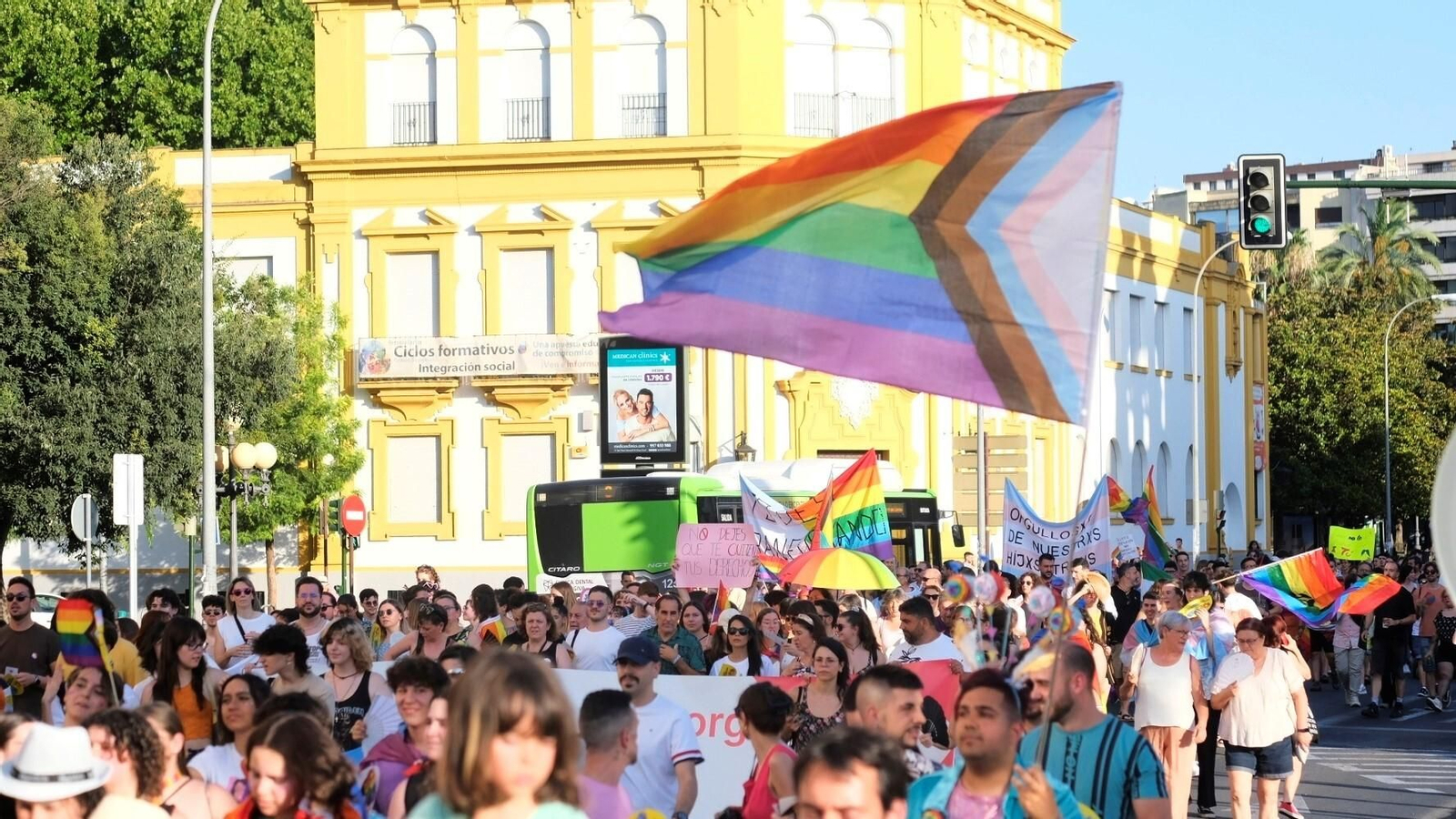 La marcha del Orgullo LGTBIQ+ en Córdoba, en imágenes