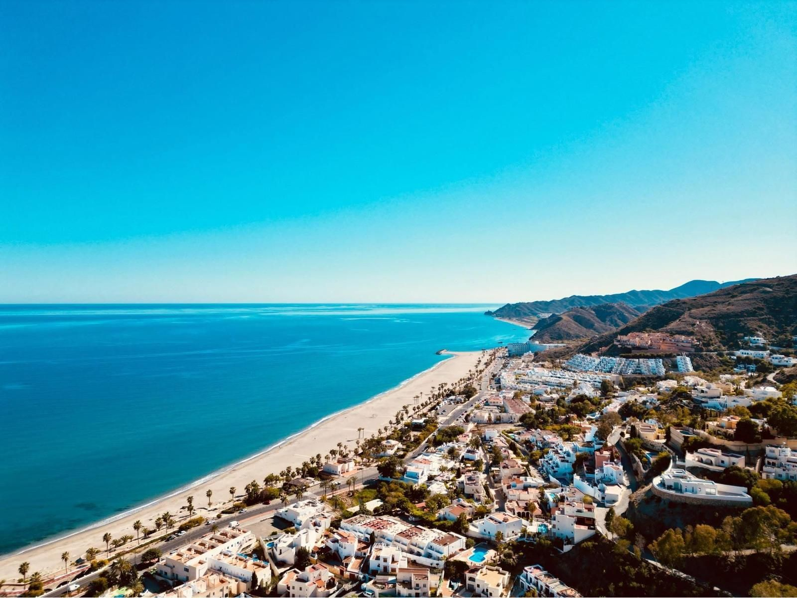 Los arenales de la costa mojaquera han sufrido daños sin precedentes Los arenales de la costa mojaquera han sufrido daños sin precedentes