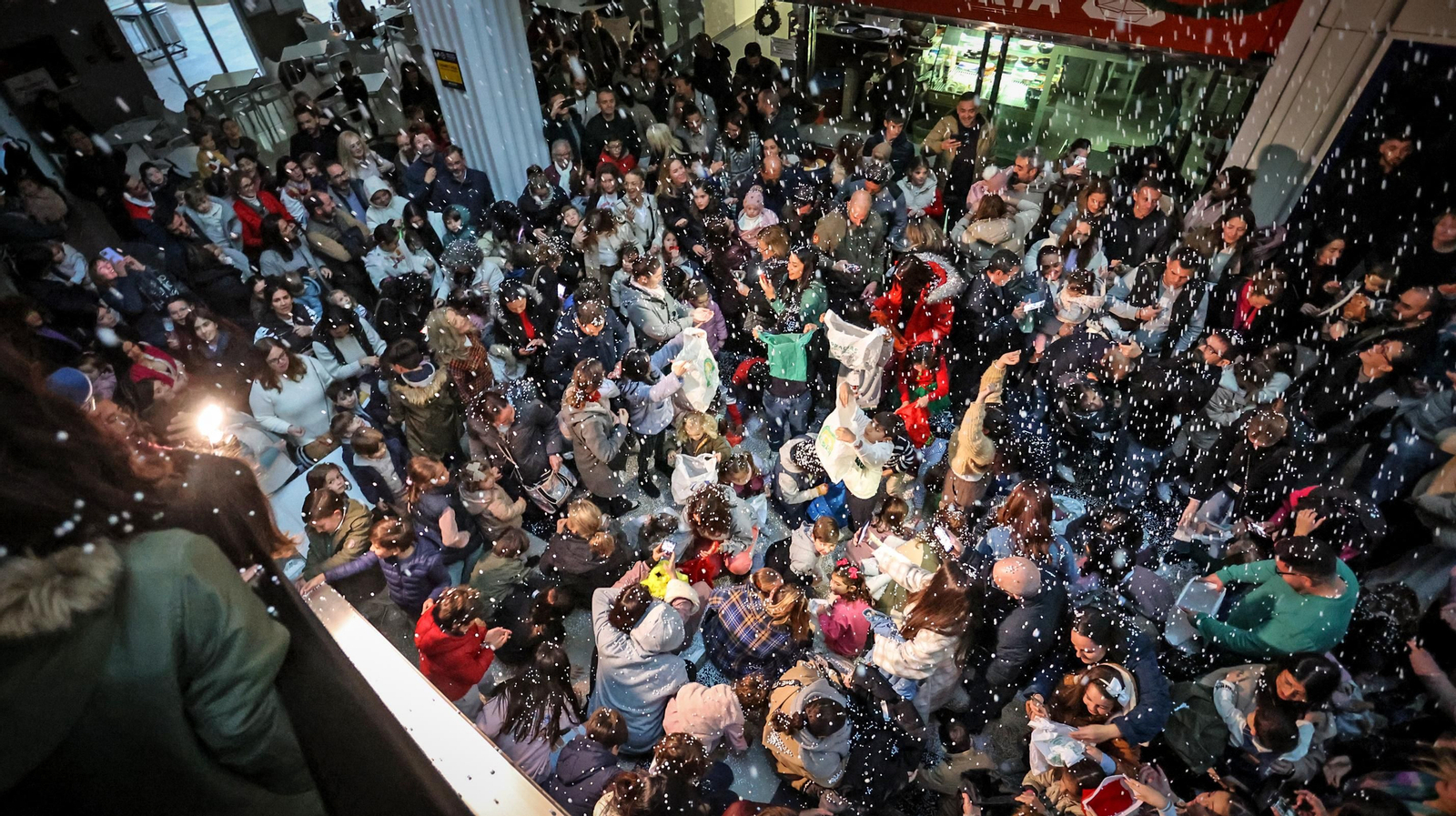 Nieve en el C.C. Los Cisnes de Jerez