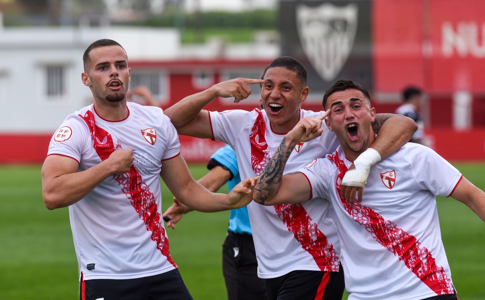 Partido del Sevilla Atlético con la Real Balompédica Linense