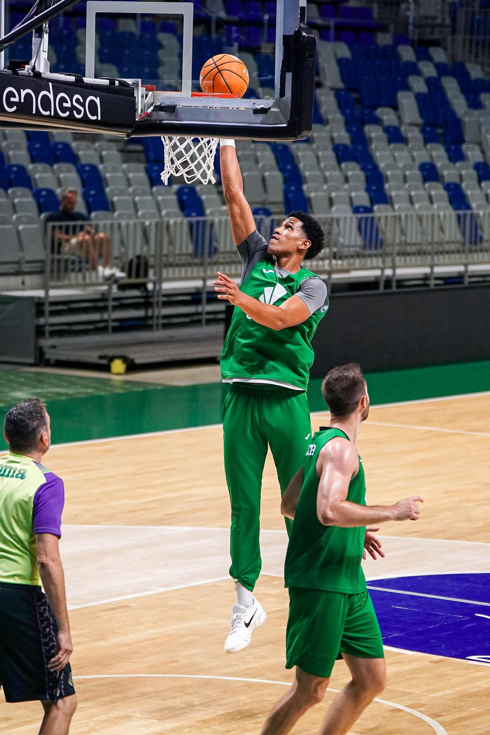 Buenas caras e intensidad en el regreso del Unicaja al trabajo