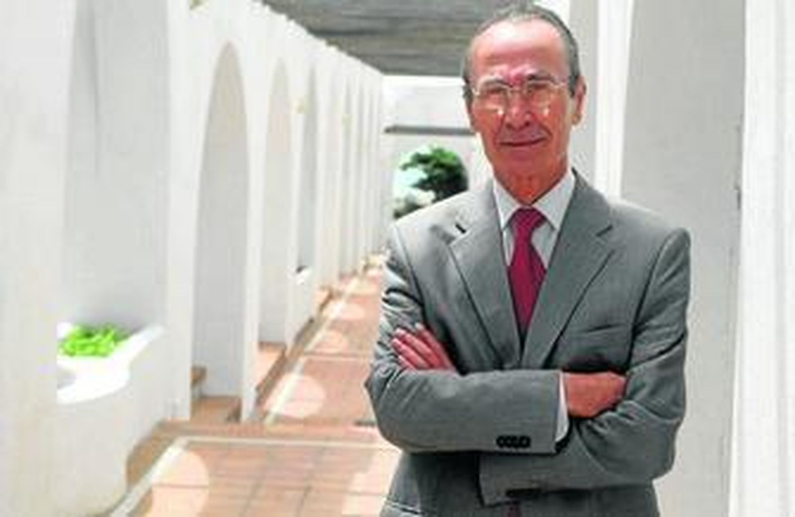 Luis Pérez posa en las instalaciones de la Aedav, en Torremolinos.