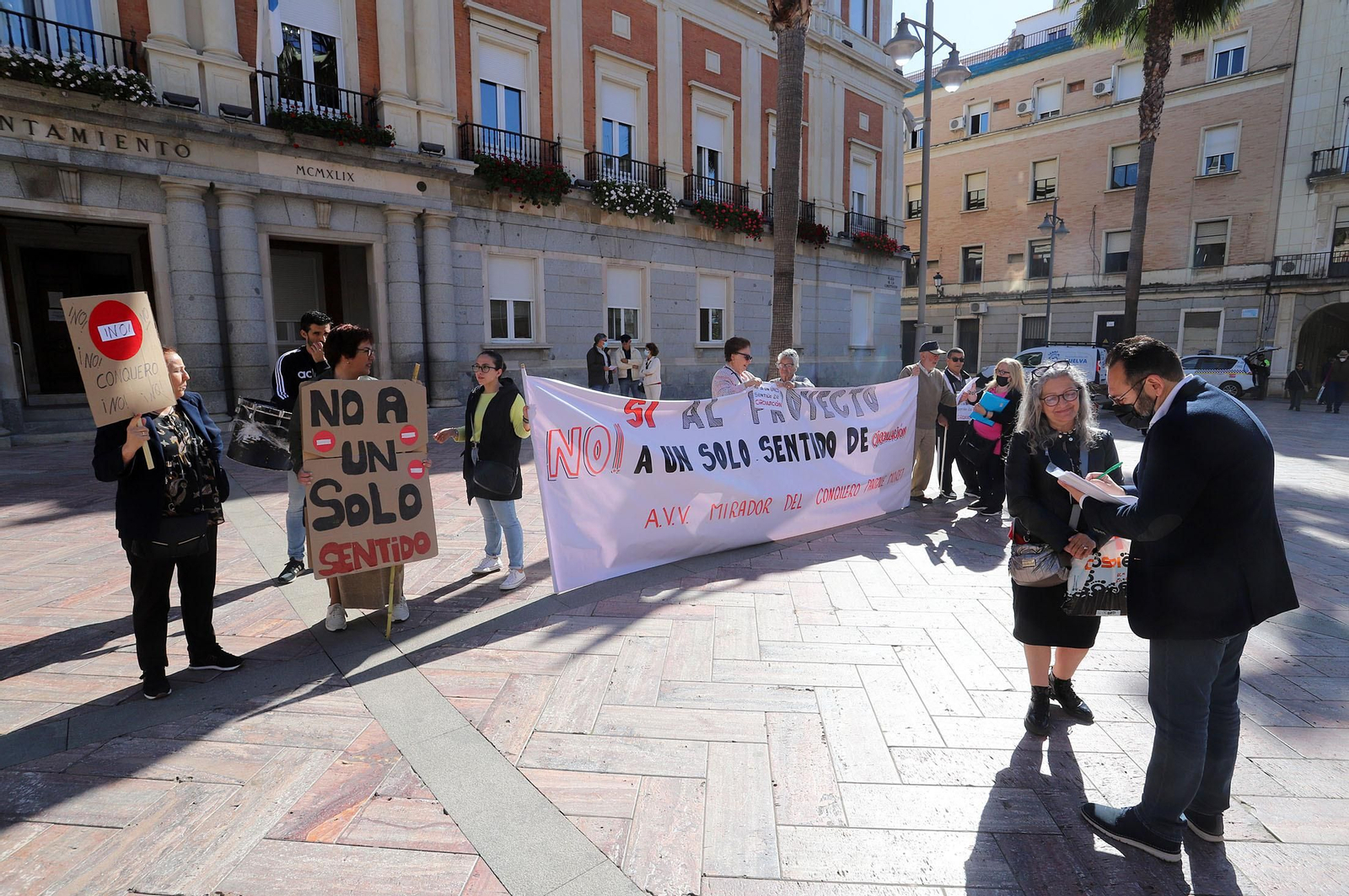 Imágenes del pleno celebrado en el Ayuntamiento de Huelva