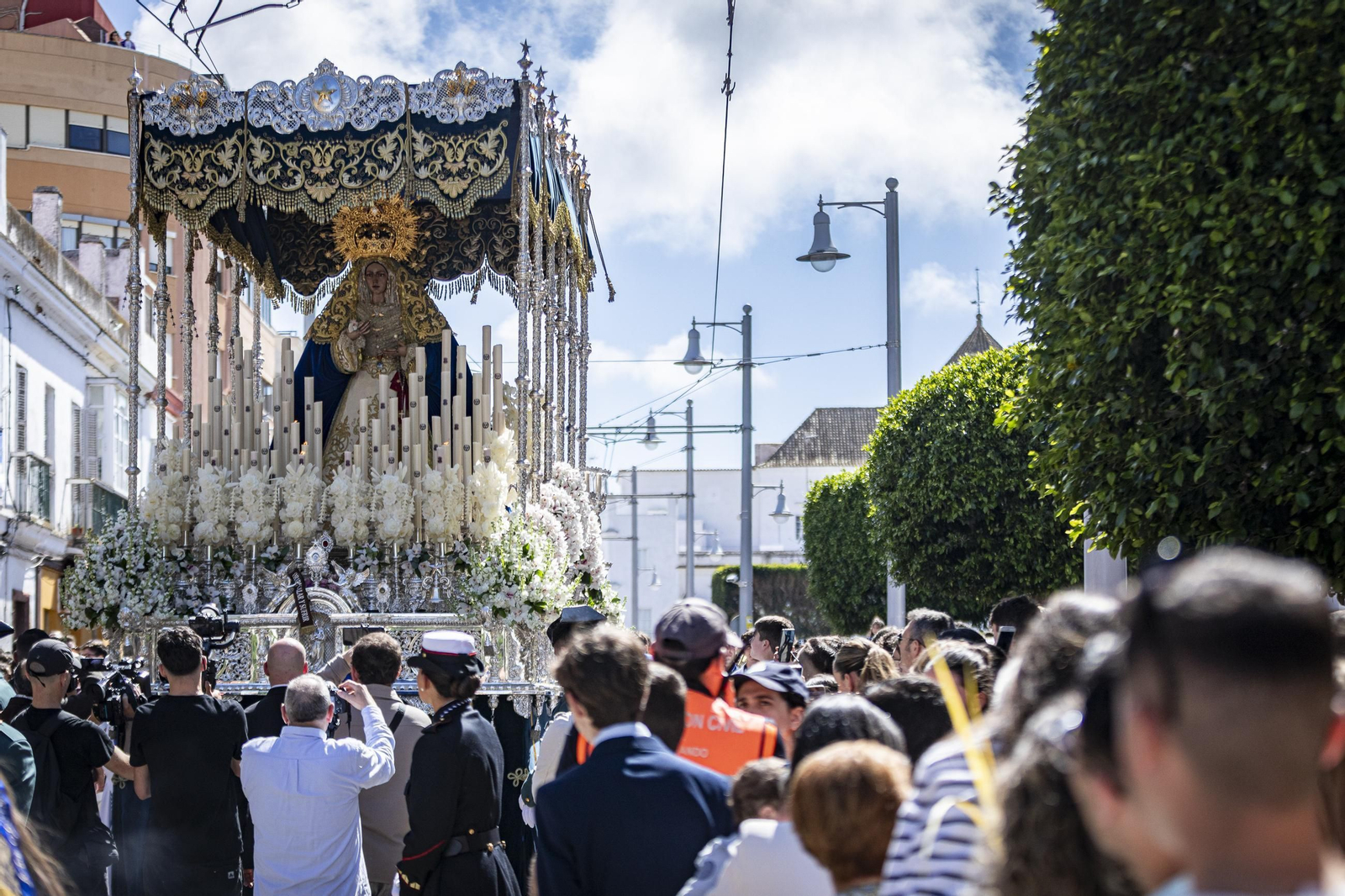 Las imágenes de la hermandad de Cristo Rey (Borriquita) en la Semana Santa de San Fernando 2025