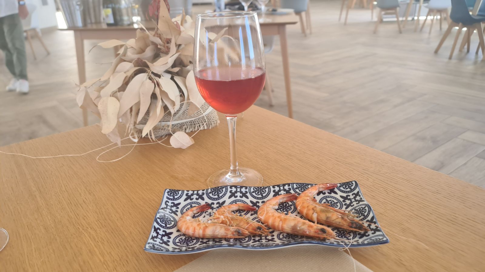 Langostinos y espumosos