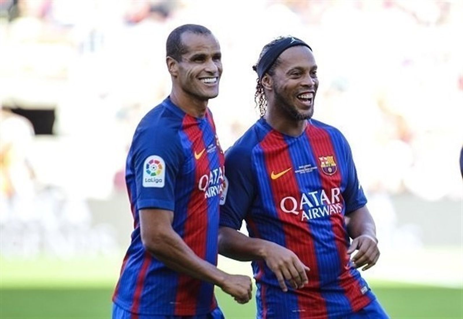Rivaldo y Ronaldinho en un partido de las leyendas azulgranas