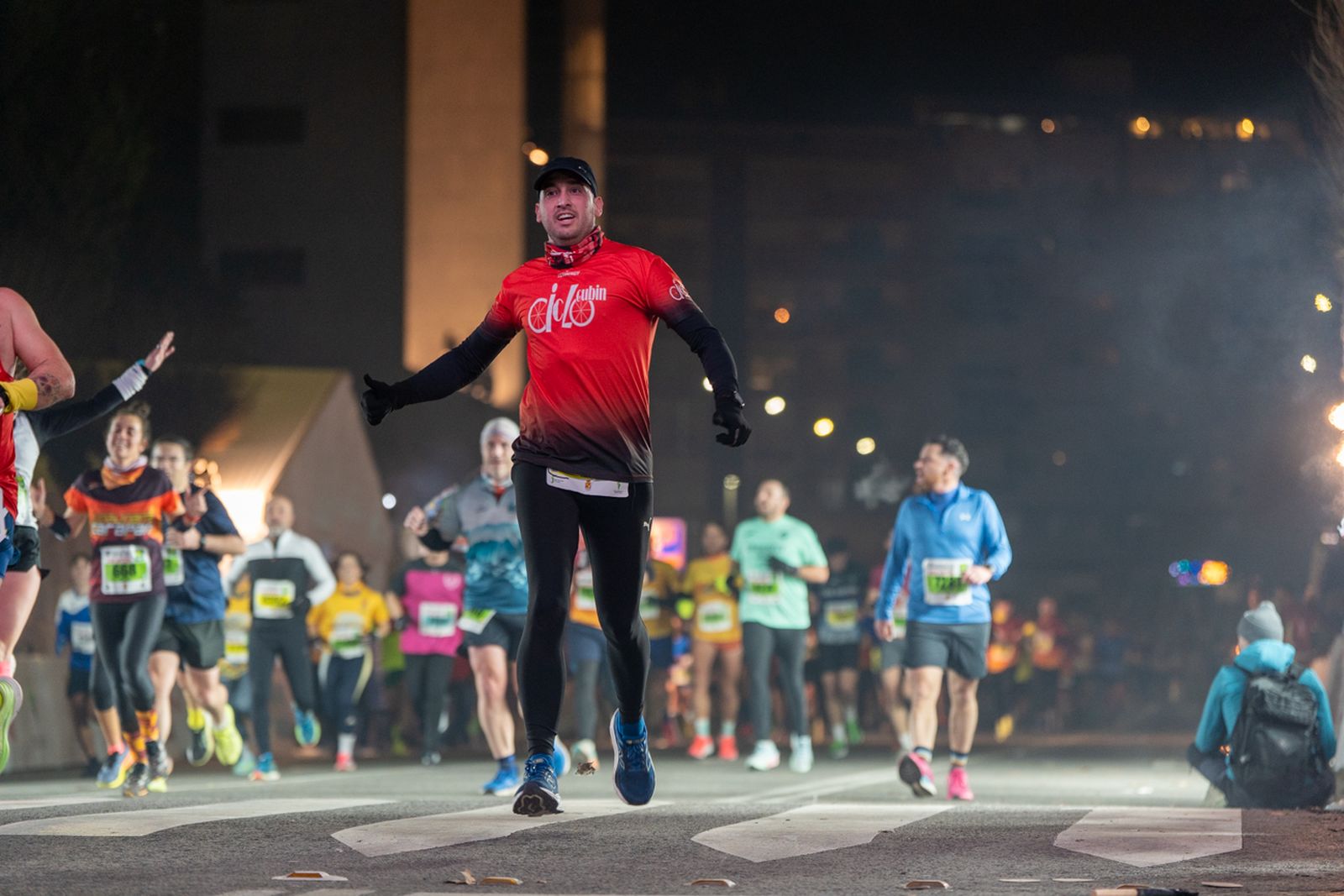 En imágenes: búscate en tu llegada a meta de la Carrera de San Antón 2026 (8)