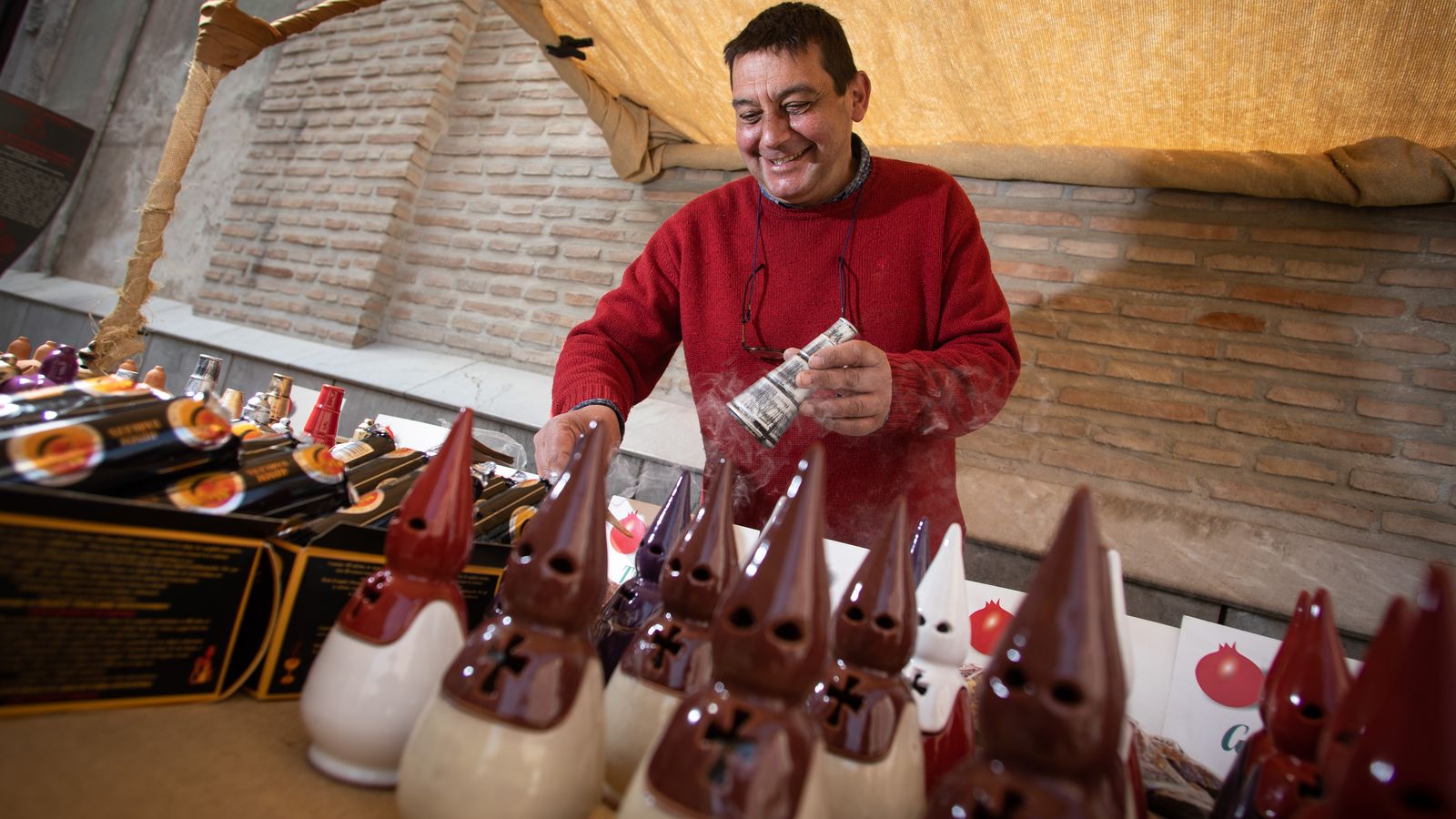 Lucio, el vendedor de incienso de la calle San Antón