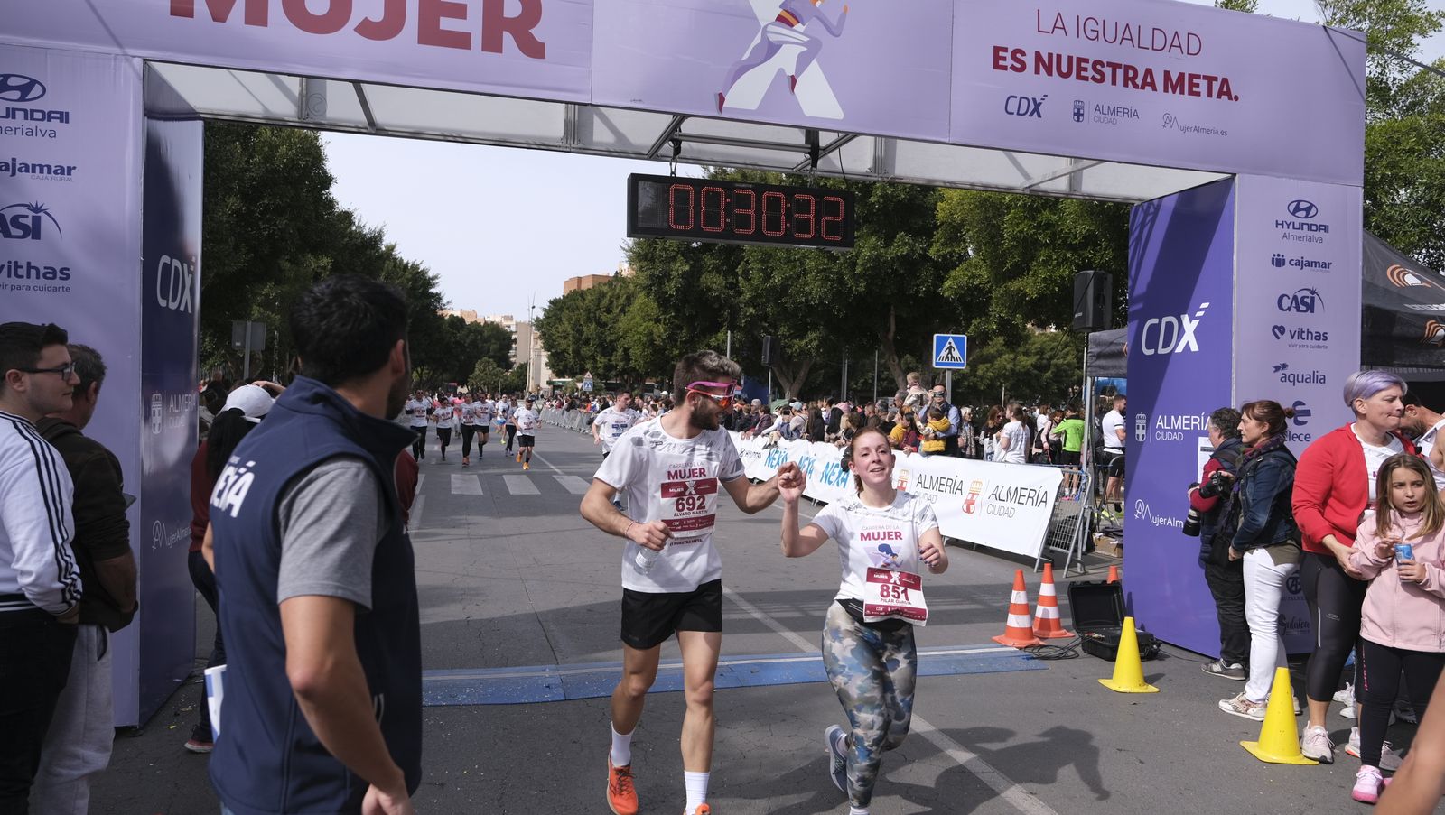 Imágenes de la Carrera de la Mujer 2023 en Almería