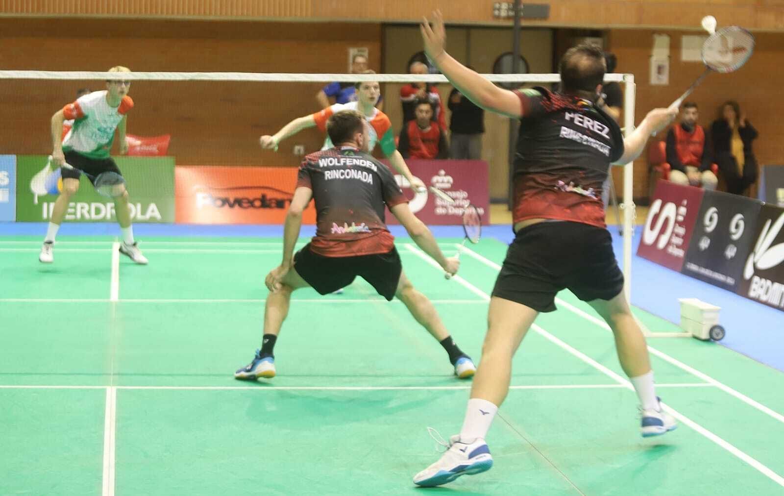 Jaume Pérez y Tom Wolfenden en el último partido frente al CB Granada.