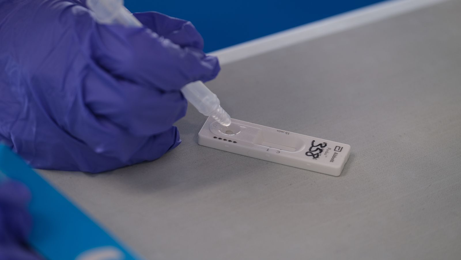 Fotogalería cribado test antígenos COVID-19 en Berja. Almería