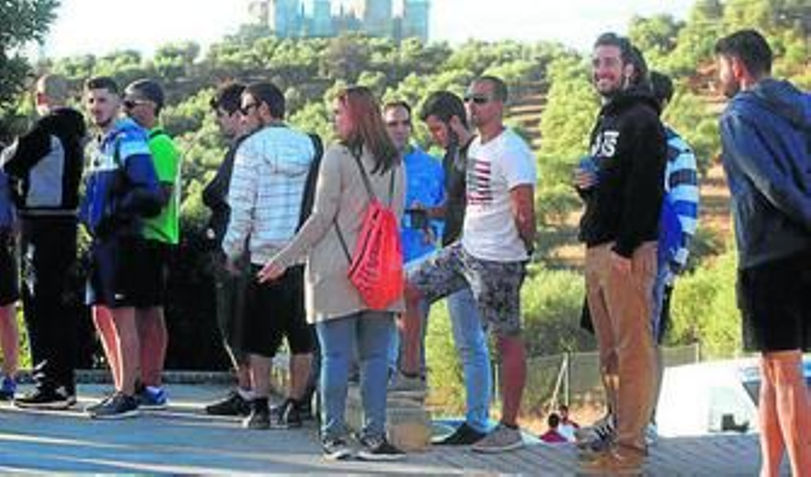 Jóvenes para participar como extras en la grabación en Córdoba.
