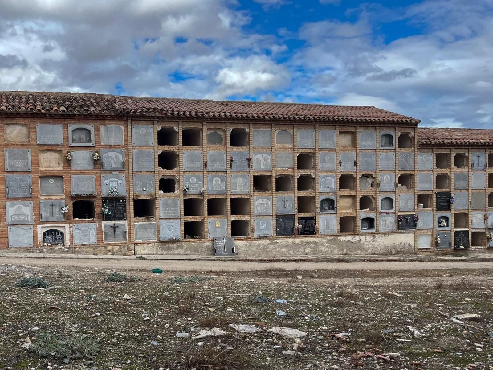 Día de Los Santos en el cementerio de San Fernando y San Eufrasio de Jaén, en imágenes